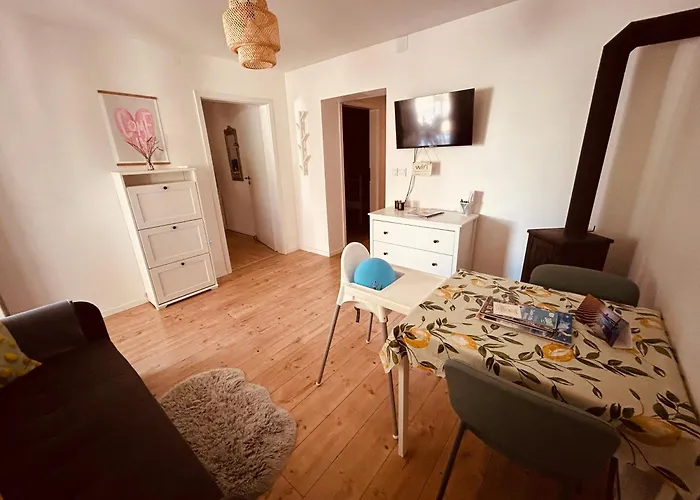 Apartamento Mit Garten & Terrasse 200 M Zum In