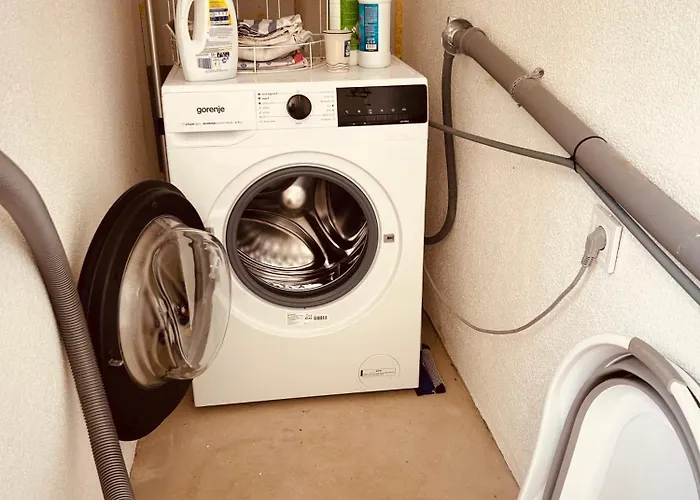 Mit Garten & Terrasse 200 M Zum In Apartamento