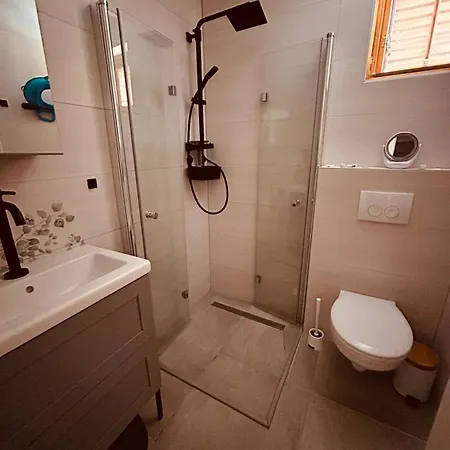 Appartamento Mit Garten & Terrasse 200 M Zum In